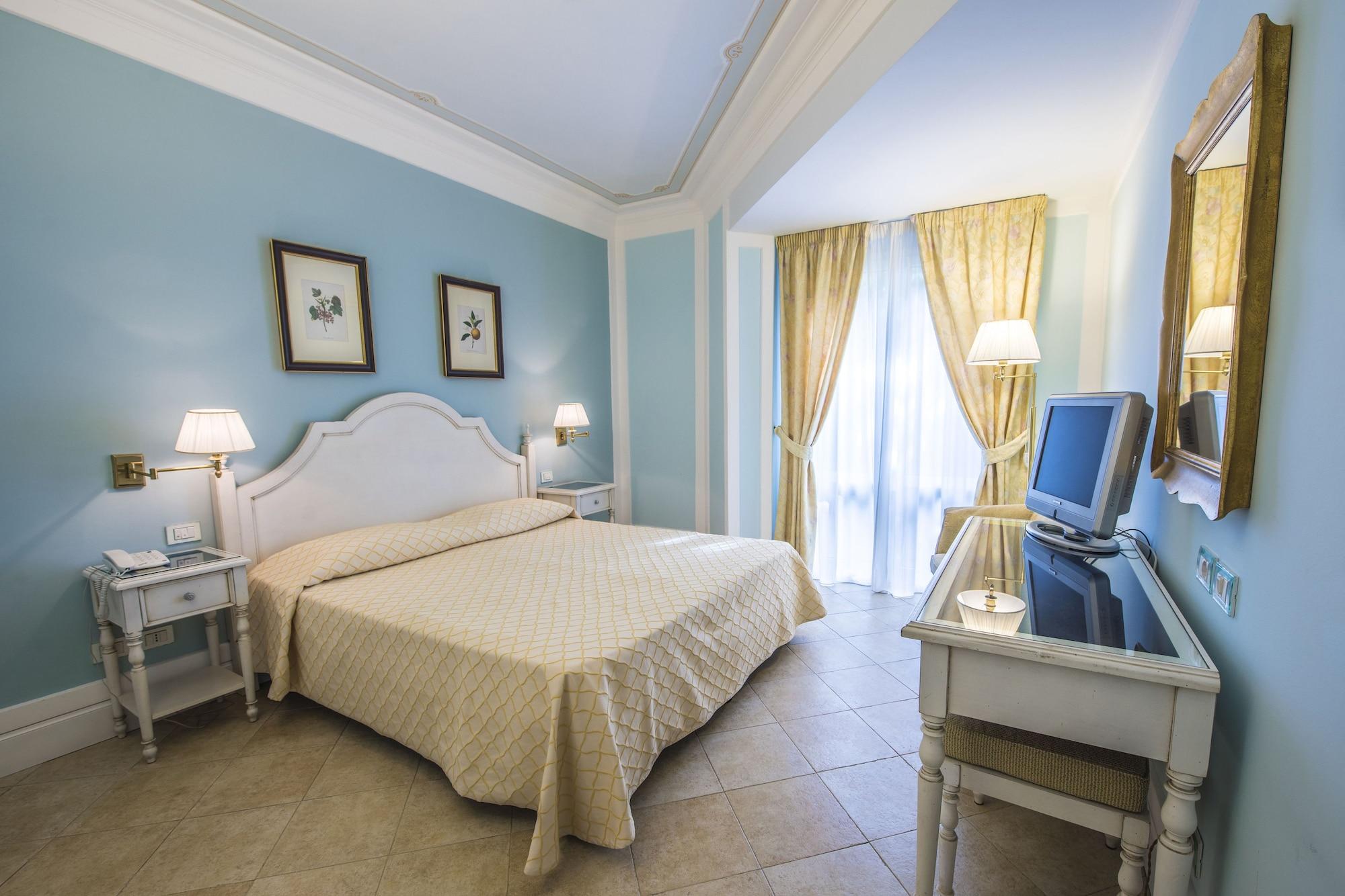 Hotel Daphne Giardini-Naxos