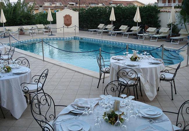 Hotel Daphne 4*