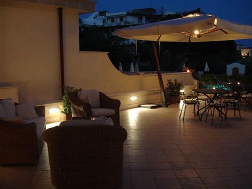 Daphne Hotel 4*
