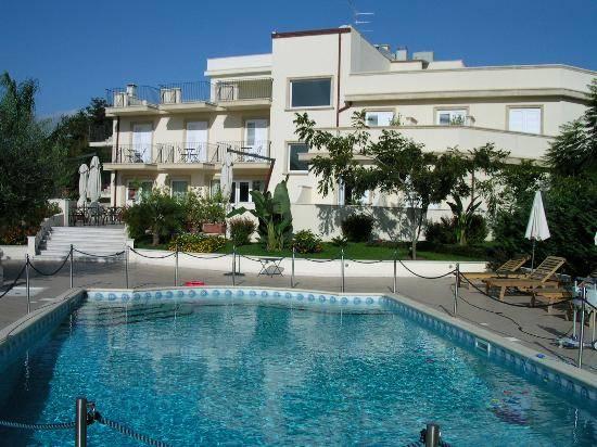 Hotel Daphne 4*