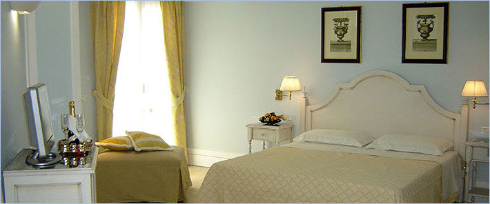 Daphne Hotel