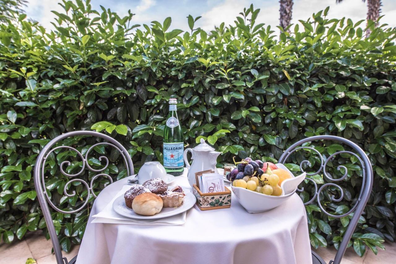 Hotel Daphne Giardini-Naxos